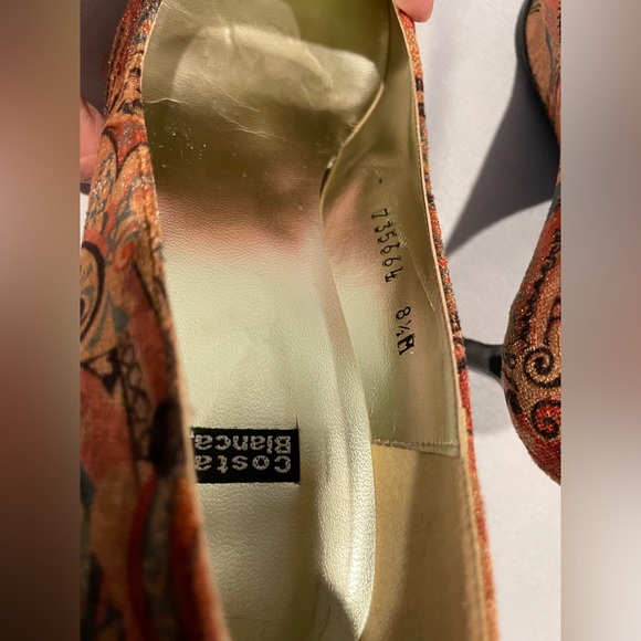 COSTA BLANCA Pearl Paisley Velvet Multicolored Almond Toe Heels Women’s 8 1/2 - Picture 5 of 7